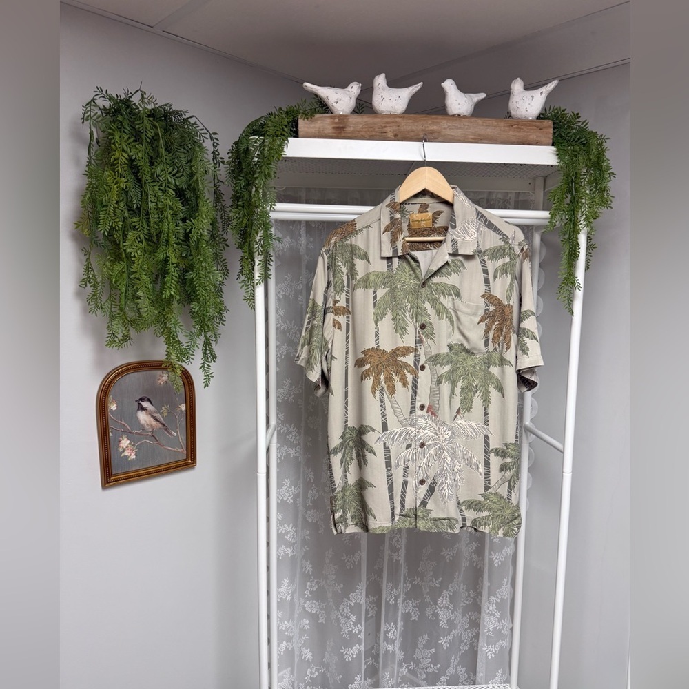 Tommy Bahama Hawaiian Shirt | Palm Tree Print | Silk Relaxed Fit - Size Medium